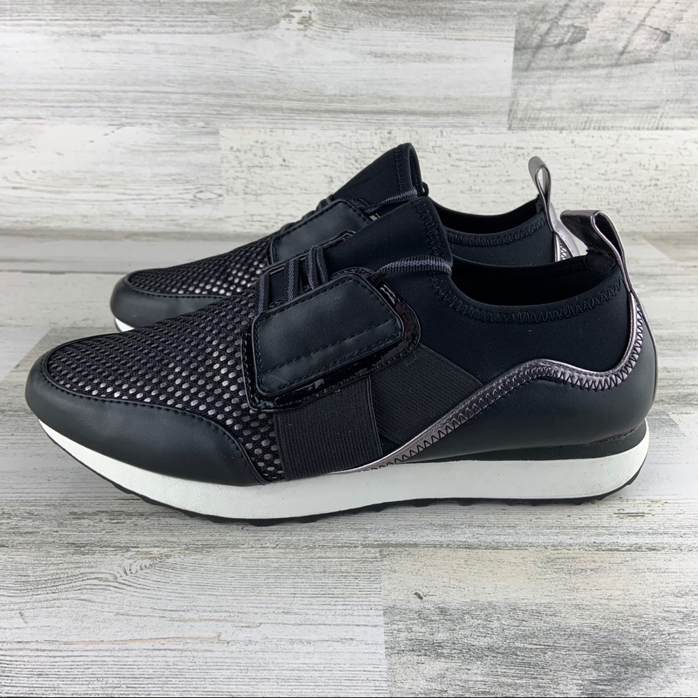 MASSINI Black and Metallic Pewter Shoe Size 9M